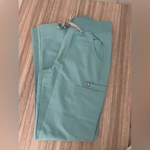 Figs Limited Edition HW Yola Scrub Pants in Seaglass. Size Small Tall. NWT.